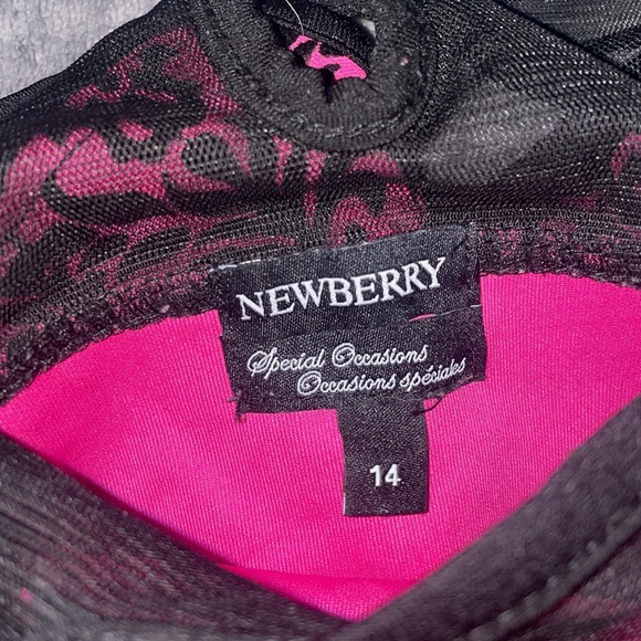 Black and Pink midlength dress - Picture 3 of 4